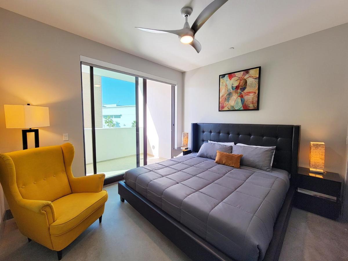 One Lux At The Mansfield Miracle Mile Apartahotel *