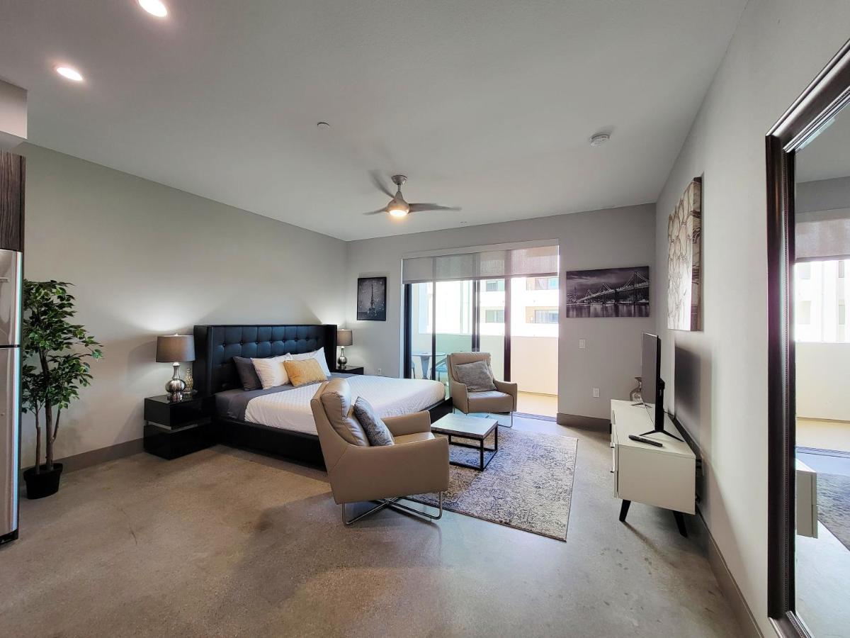 One Lux At The Mansfield Miracle Mile Apartahotel *