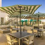 One Lux Stay At The Mansfield Miracle Mile